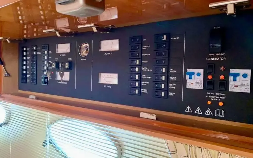 slider 39 Marine Project Princess 55