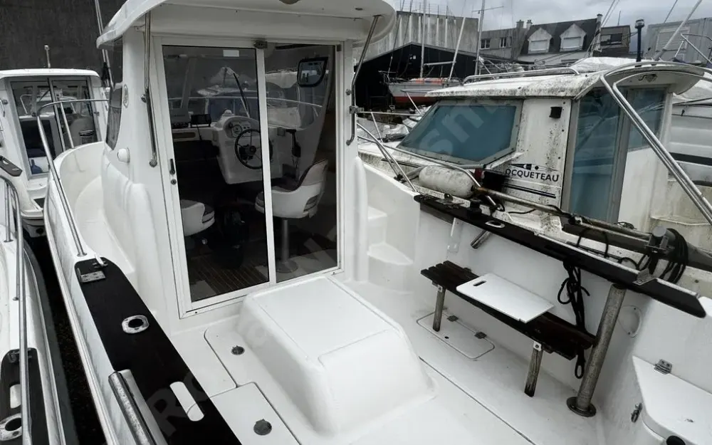 slider 11 Arvor  210