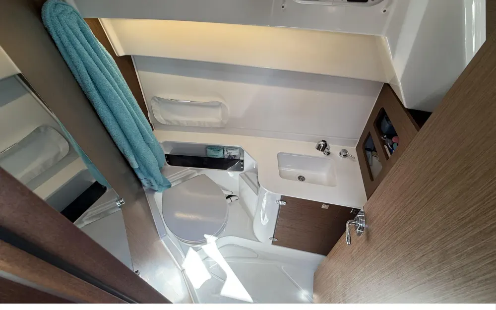 slider 10 Beneteau Antares Serie 9