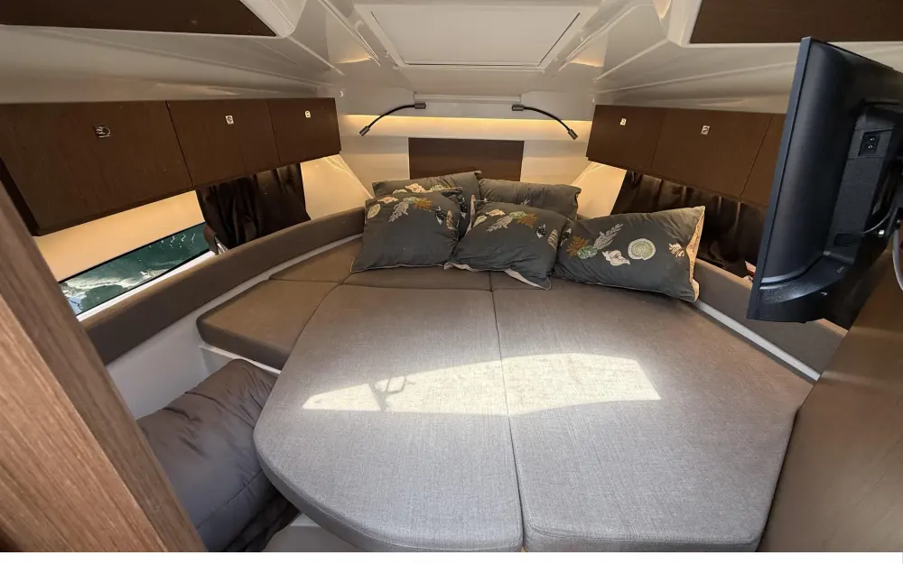 slider 11 Beneteau Antares Serie 9