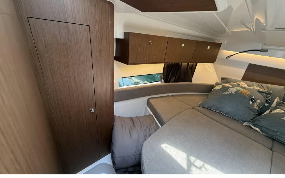 slider 12 Beneteau Antares Serie 9