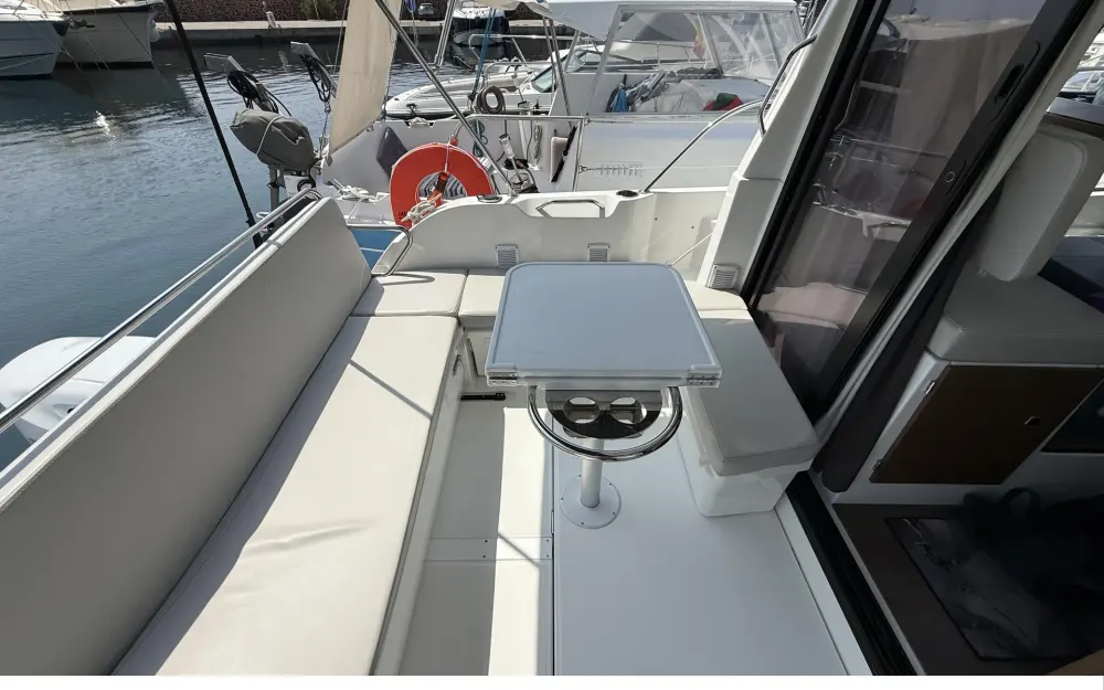 slider 3 Beneteau Antares Serie 9