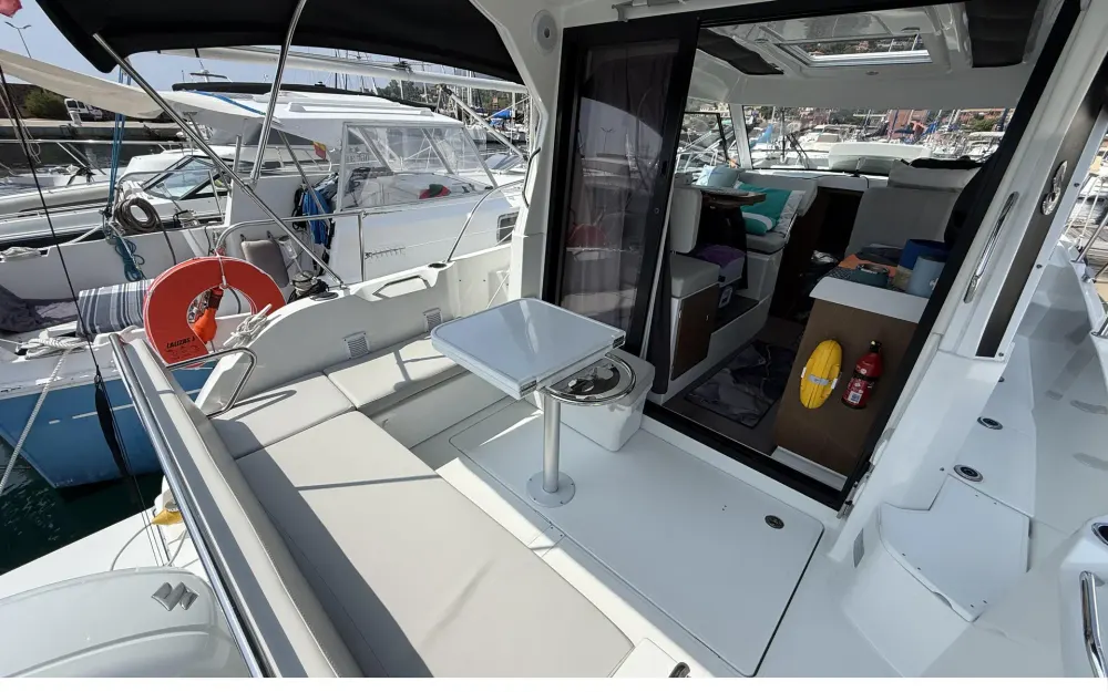 slider 4 Beneteau Antares Serie 9
