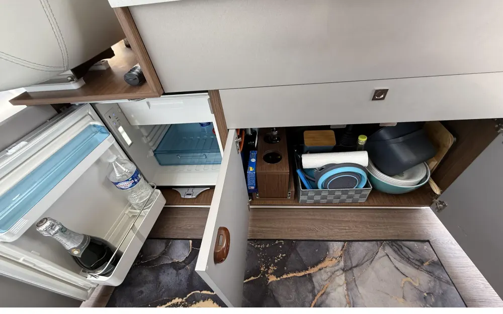 slider 8 Beneteau Antares Serie 9