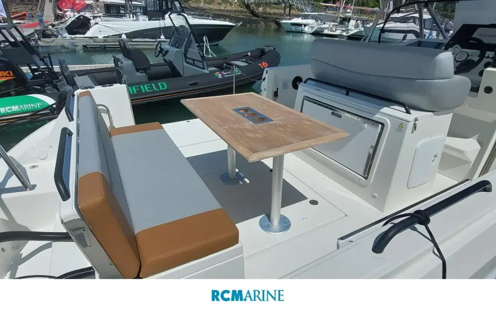 slider 2 Beneteau Flyer 9 Spacedeck