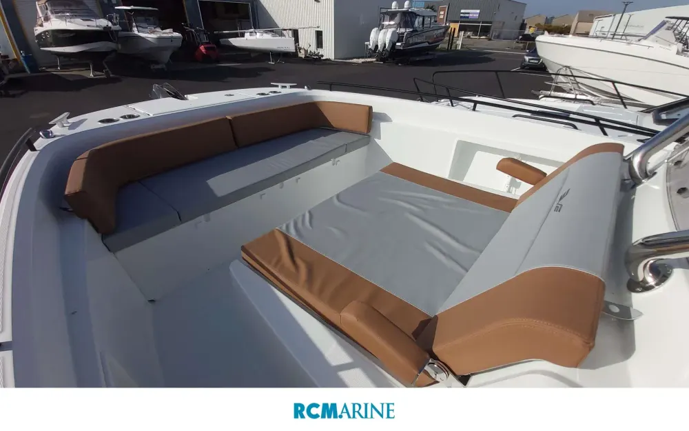 slider 7 Beneteau Flyer 9 Spacedeck