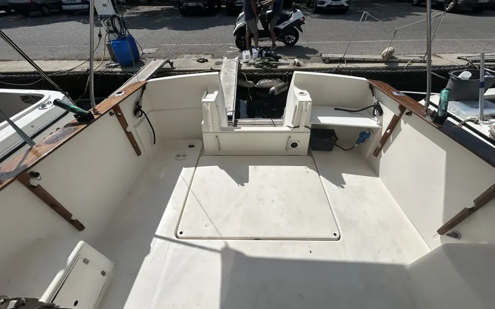 slider 11 Beneteau Antares 805