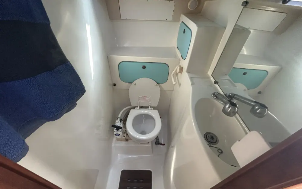 slider 12 Beneteau Antares 805