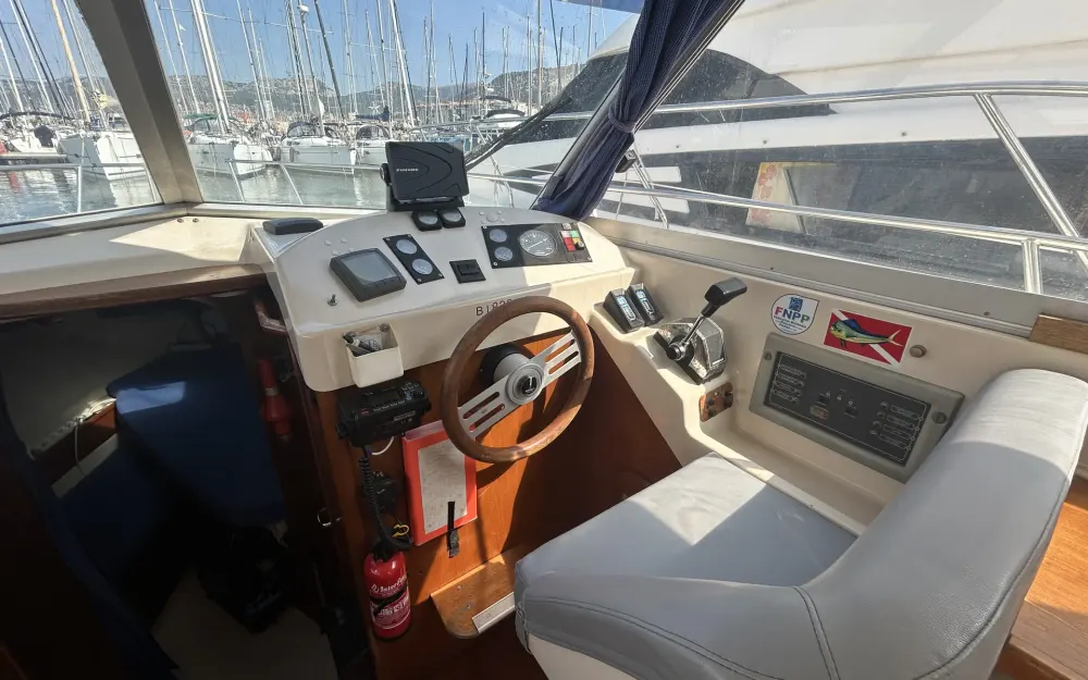slider 3 Beneteau Antares 805