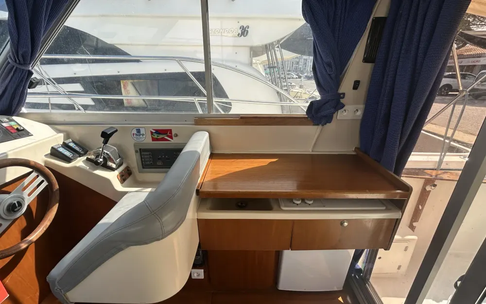 slider 6 Beneteau Antares 805