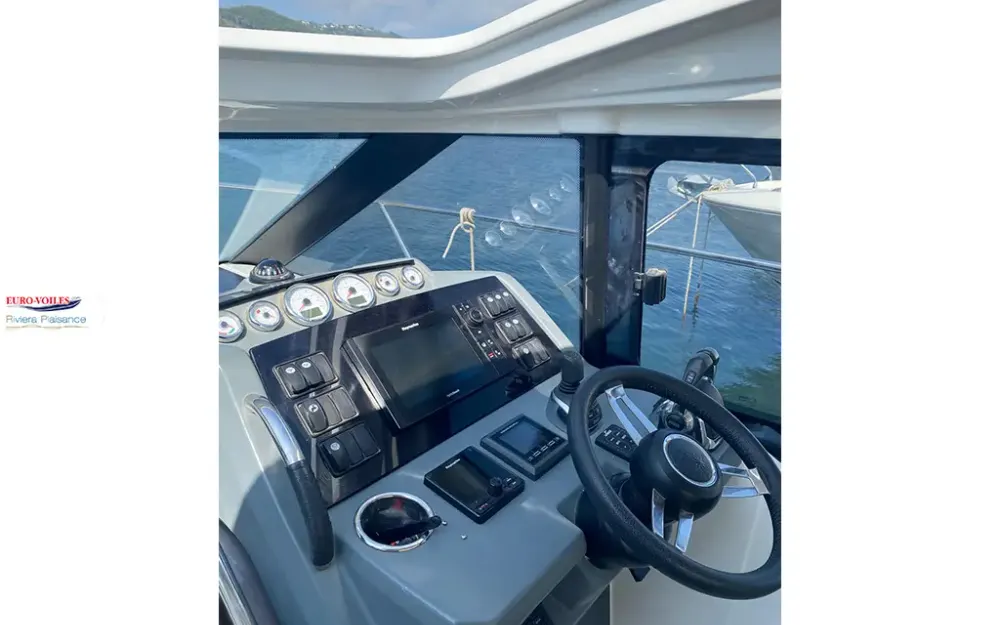 slider 6 Jeanneau Leader 33