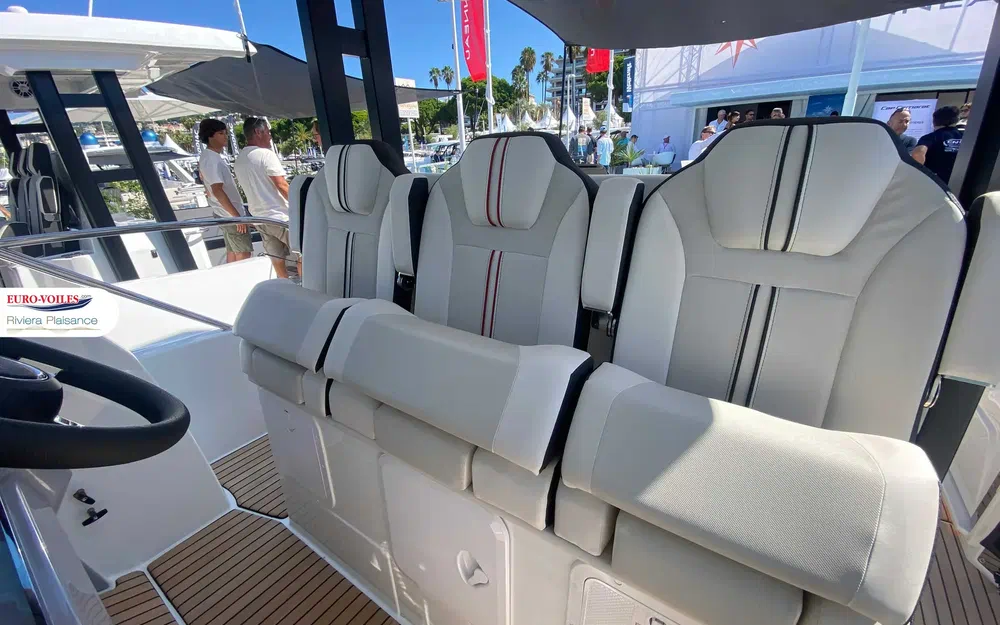 slider 10 Jeanneau Cap Camarat 10.5 WACap Camarat 10.5 Wa Serie 2