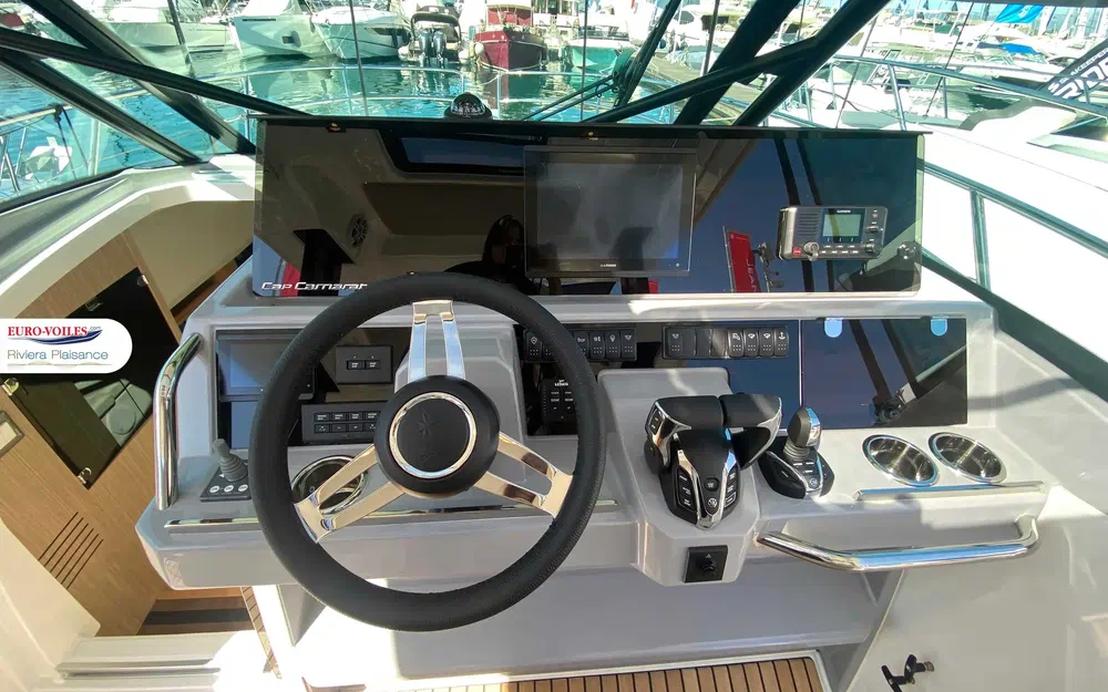 slider 2 Jeanneau Cap Camarat 10.5 WACap Camarat 10.5 Wa Serie 2