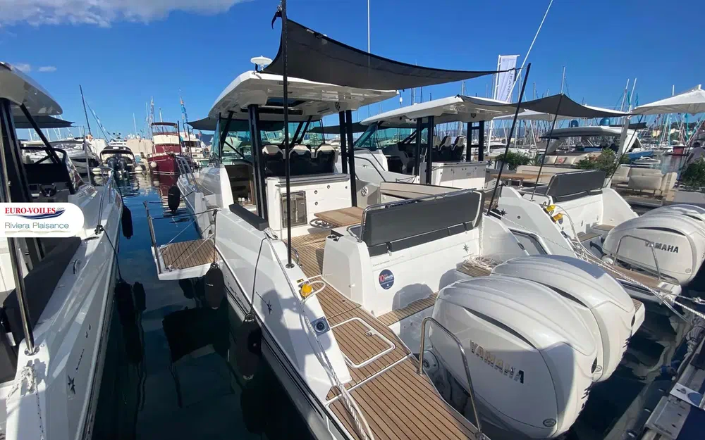 slider 3 Jeanneau Cap Camarat 10.5 WACap Camarat 10.5 Wa Serie 2