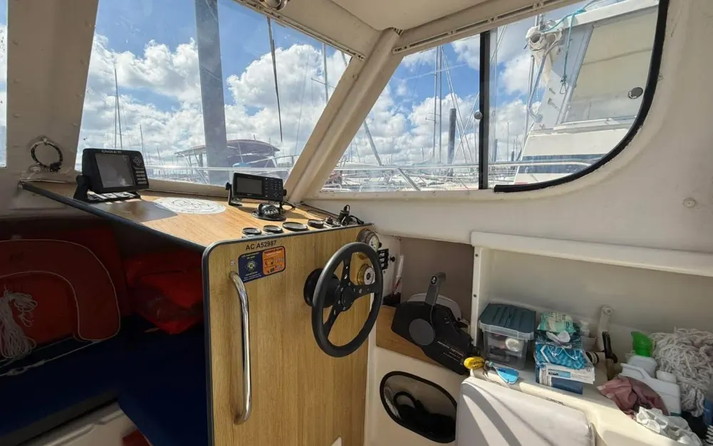slider 9 Guymarine  580