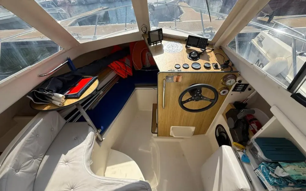 slider 4 Guymarine  580