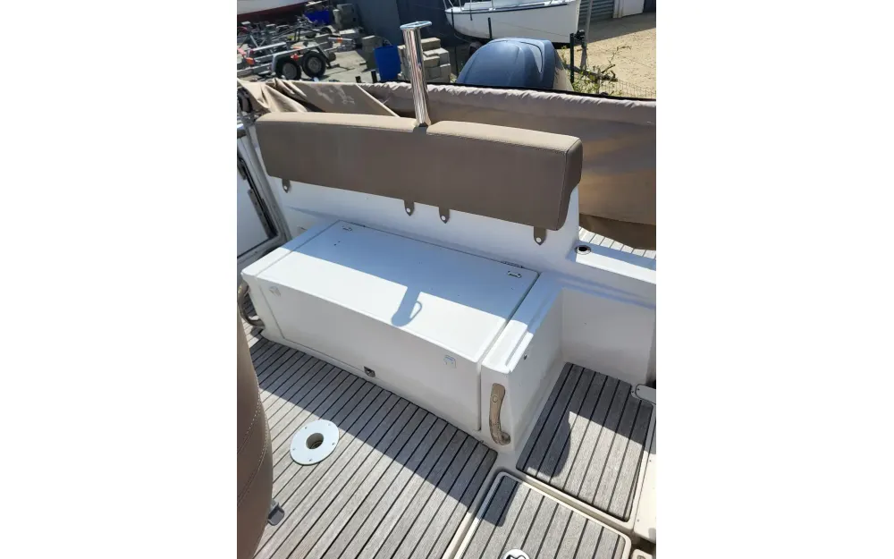 slider 5 Jeanneau Cap Camarat 6.5 WA