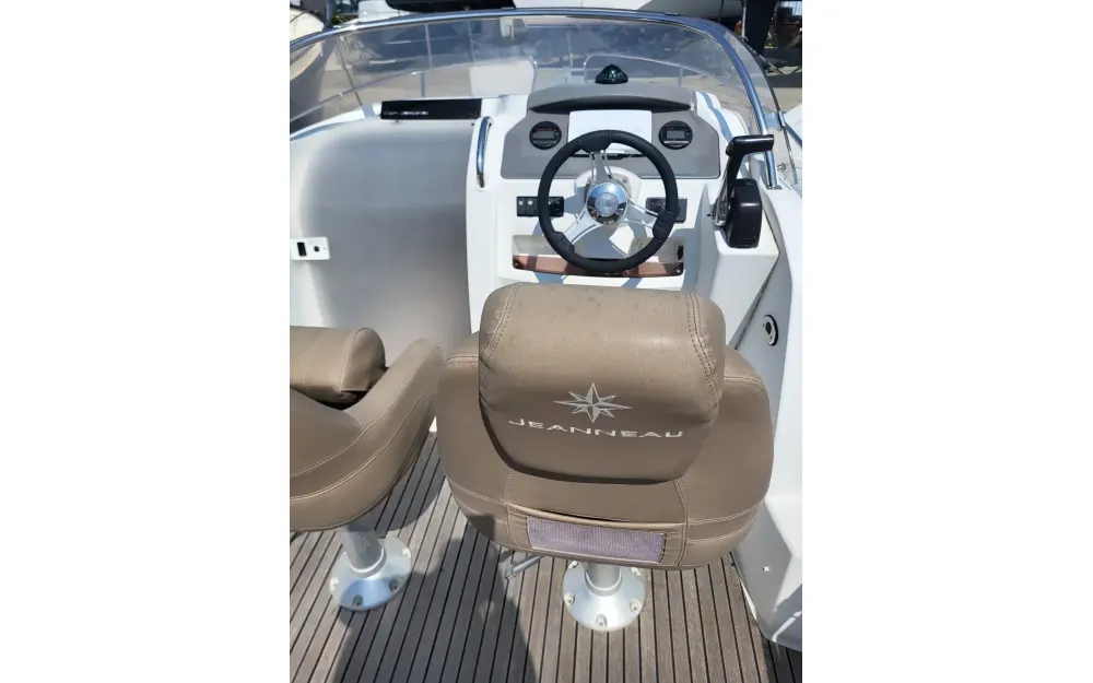 slider 3 Jeanneau Cap Camarat 6.5 WA