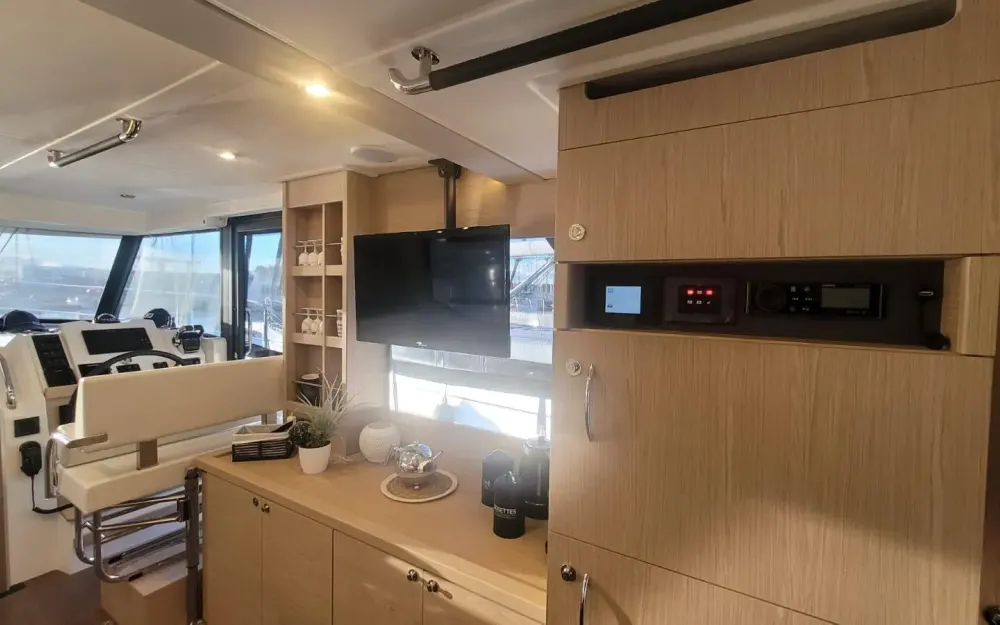 slider 1 Beneteau Swift Trawler 41 Fly