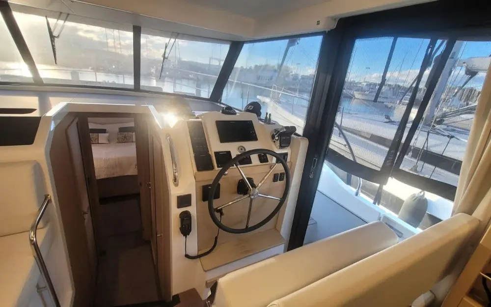 slider 4 Beneteau Swift Trawler 41 Fly