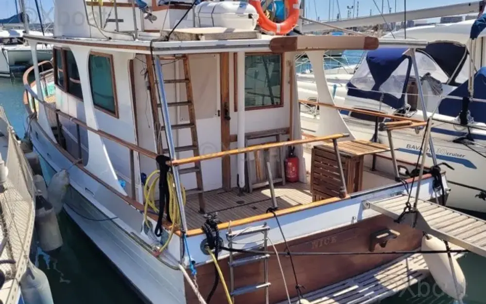 slider 1 American Marine Grand Banks 32