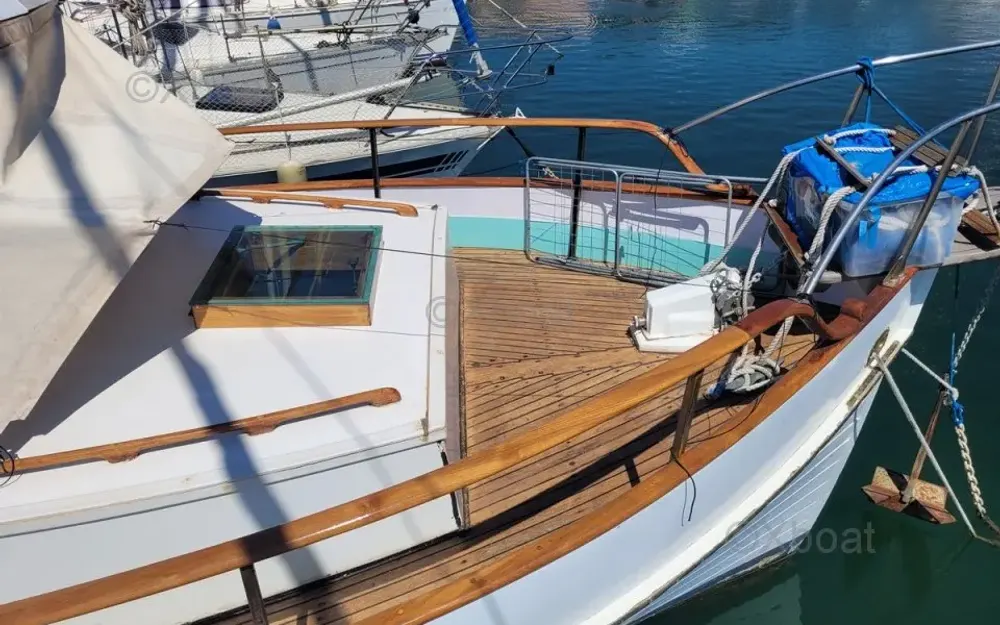 slider 5 American Marine Grand Banks 32