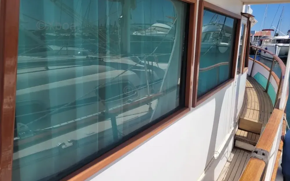 slider 7 American Marine Grand Banks 32