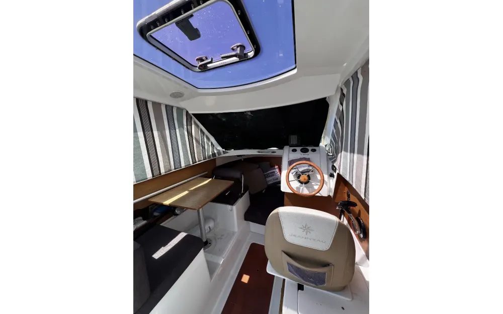 slider 10 Jeanneau Merry Fisher 595