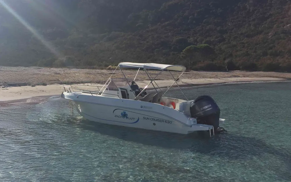 slider 4 Pacific Craft  630 SC