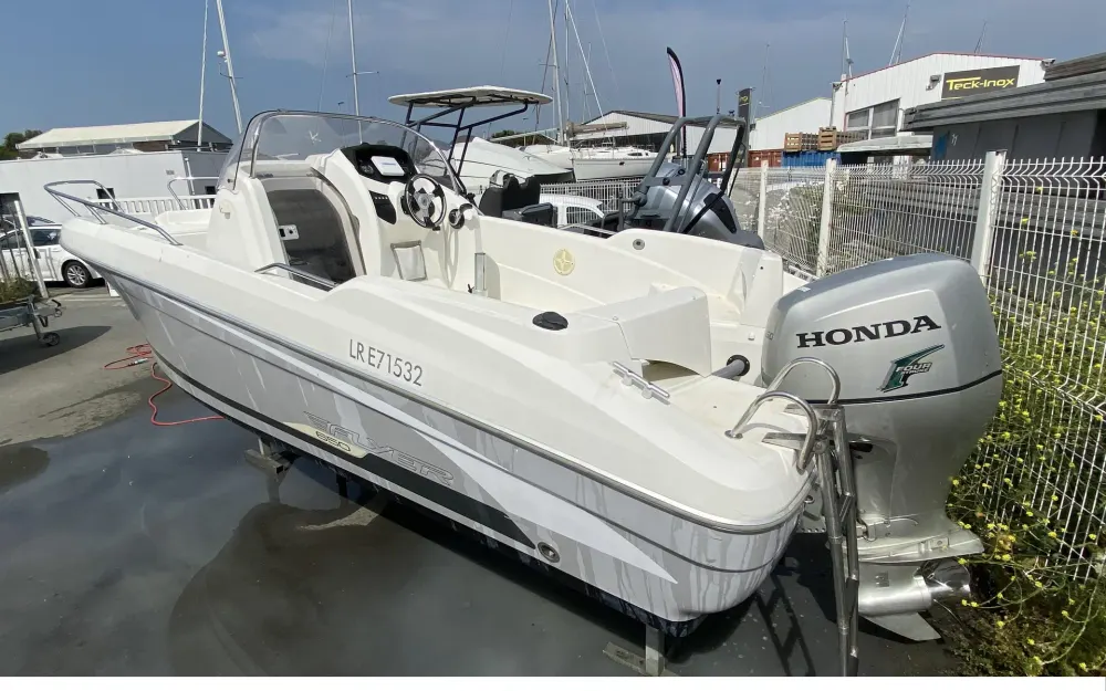 slider 0 Beneteau Flyer 650 Open S2