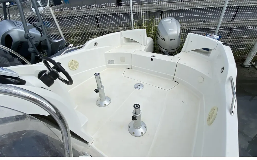 slider 9 Beneteau Flyer 650 Open S2