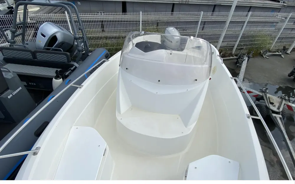 slider 8 Beneteau Flyer 650 Open S2