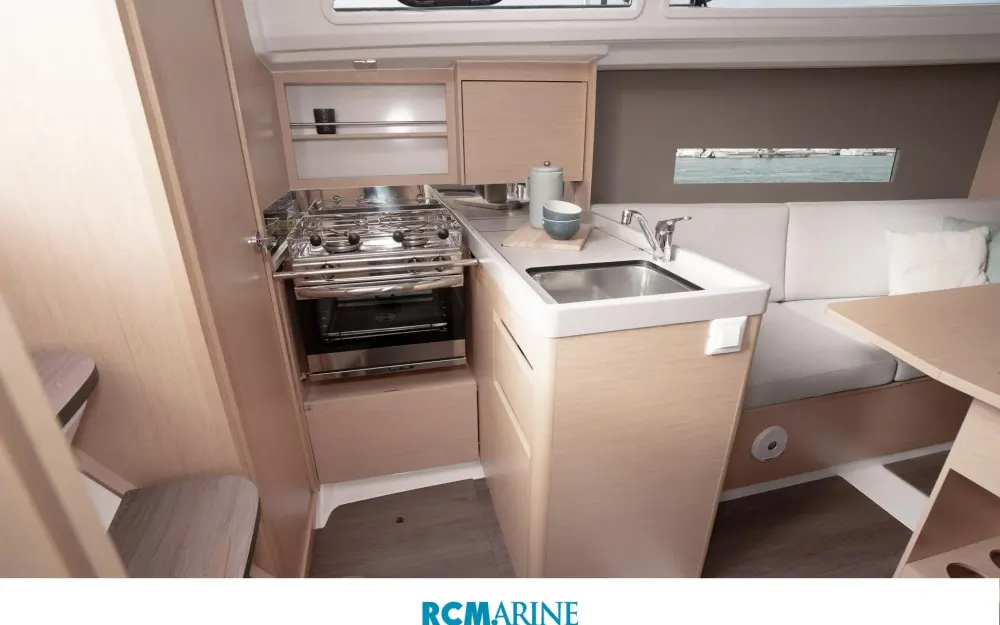 slider 1 Beneteau Oceanis 30.1