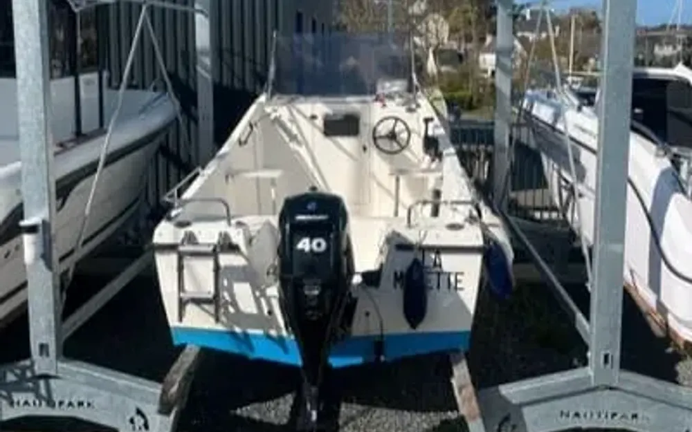 slider 2 B2 Marine Cap Ferret 500 Cabin