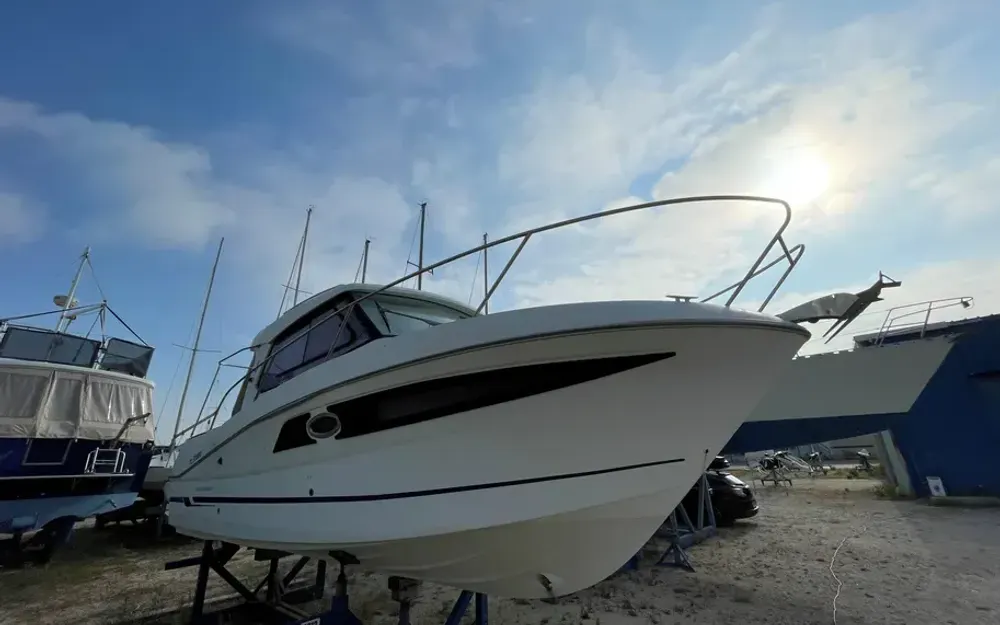 slider 9 Beneteau Antares 880 HB