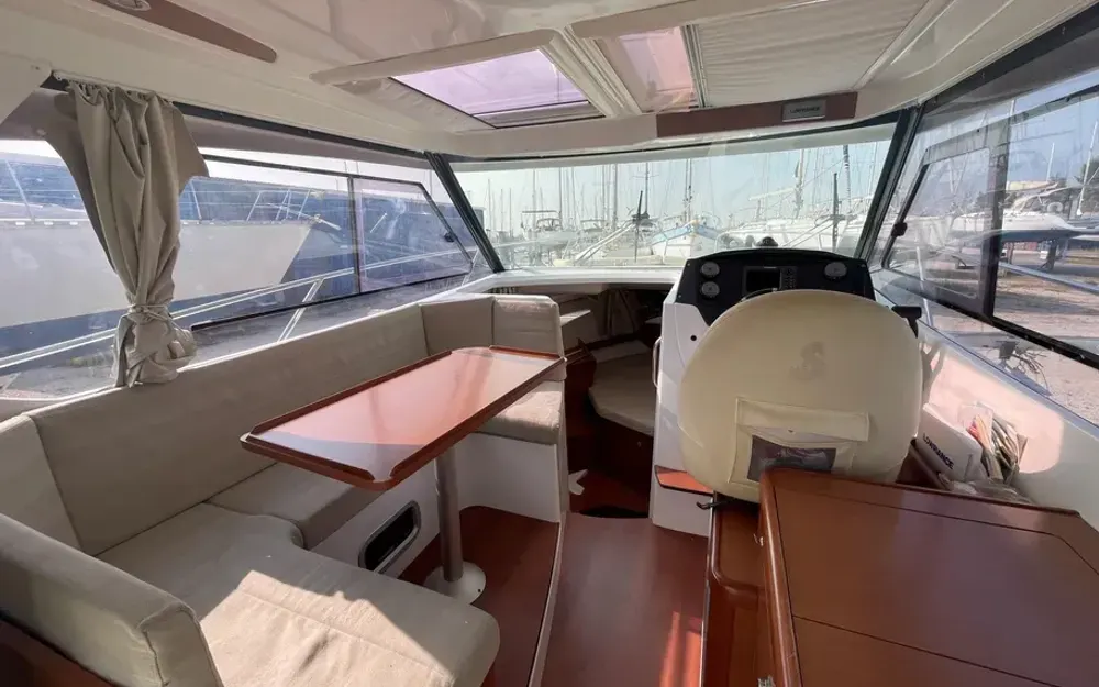 slider 15 Beneteau Antares 880 HB