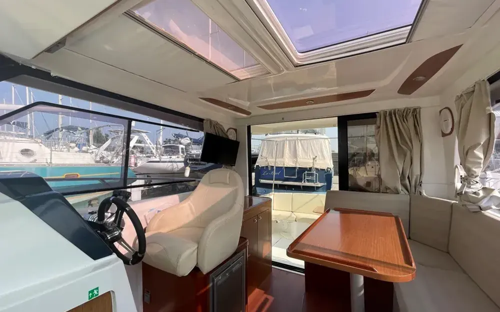 slider 17 Beneteau Antares 880 HB