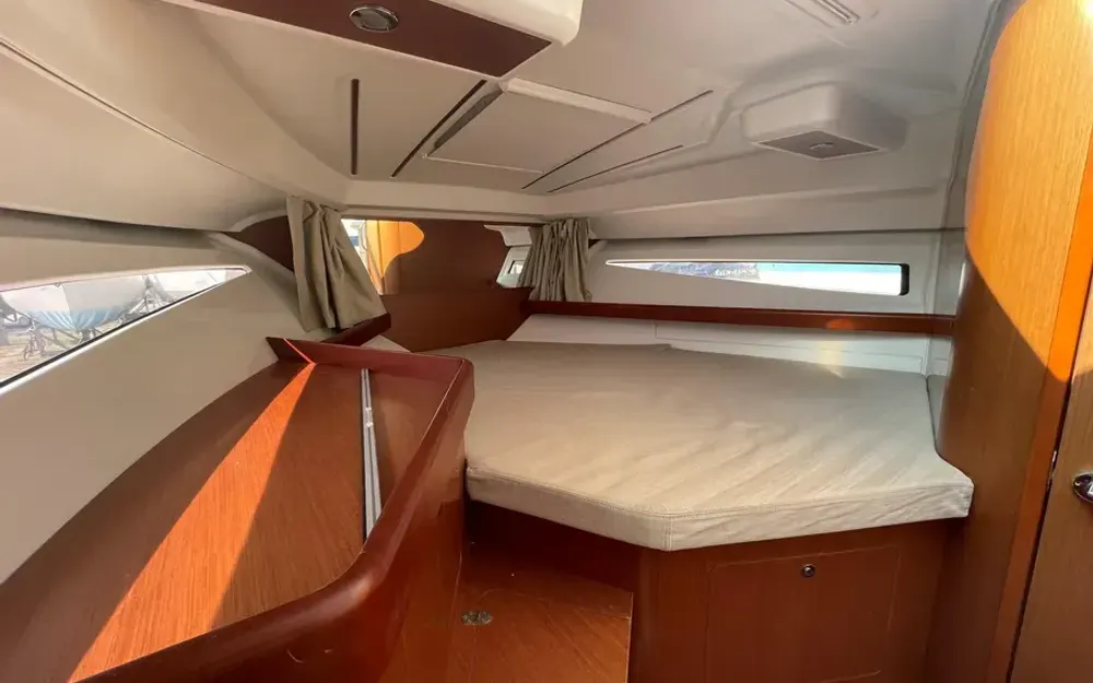 slider 21 Beneteau Antares 880 HB