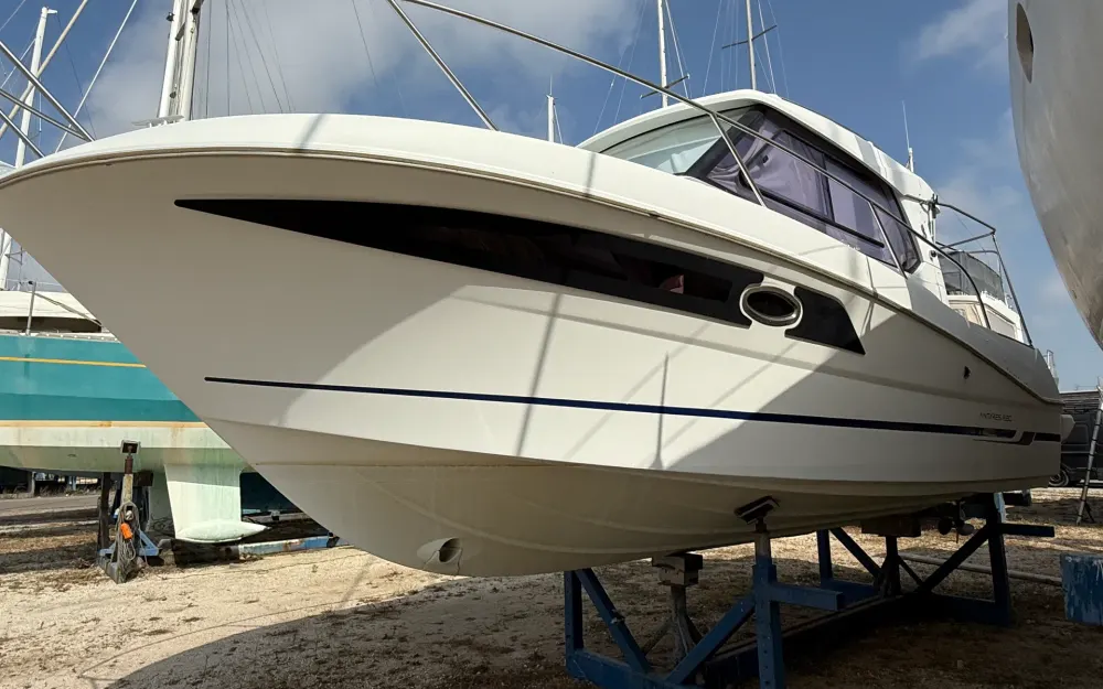 slider 2 Beneteau Antares 880 HB