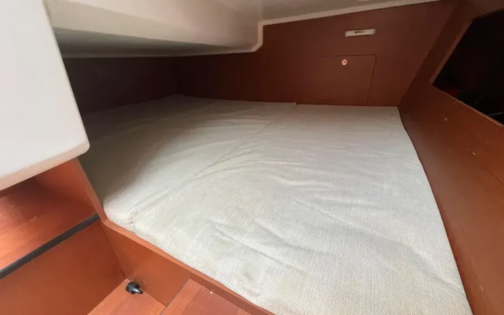 slider 23 Beneteau Antares 880 HB