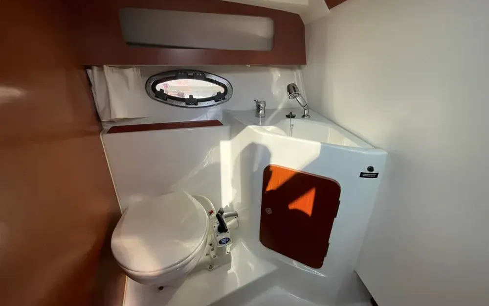 slider 24 Beneteau Antares 880 HB