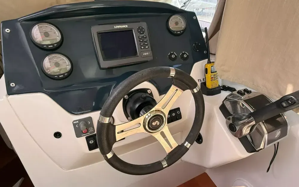 slider 17 Beneteau Antares 880 HB