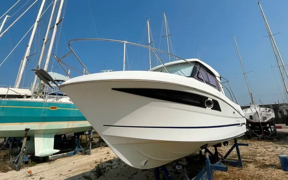 slider 2 Beneteau Antares 880 HB