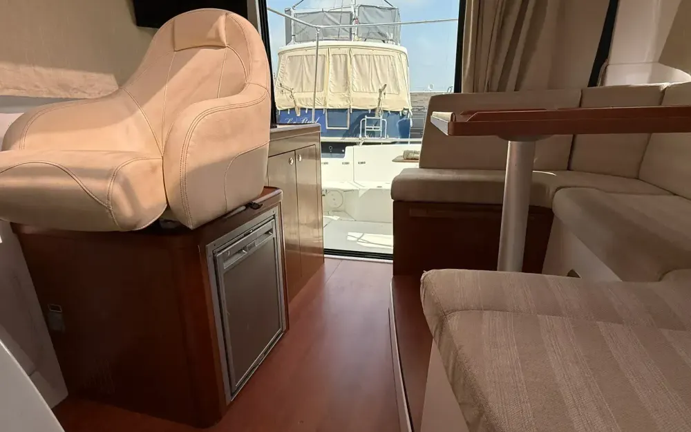 slider 21 Beneteau Antares 880 HB