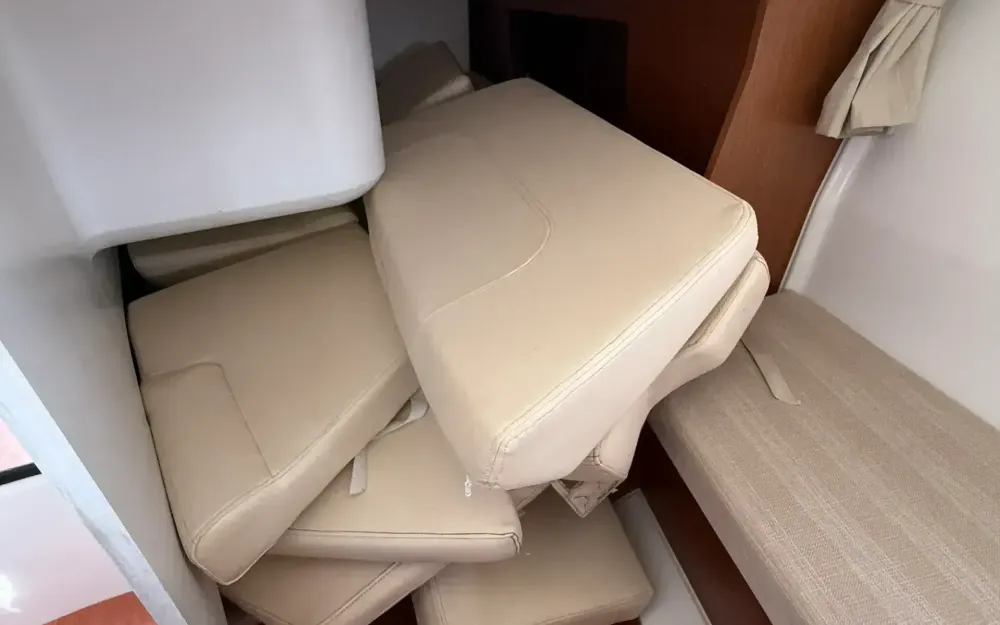 slider 28 Beneteau Antares 880 HB