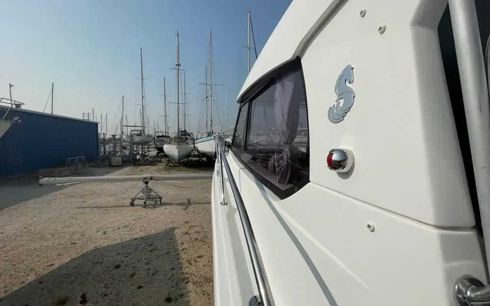 slider 4 Beneteau Antares 880 HB