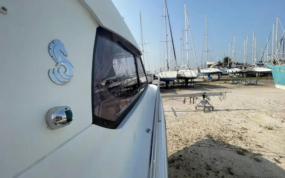 slider 7 Beneteau Antares 880 HB