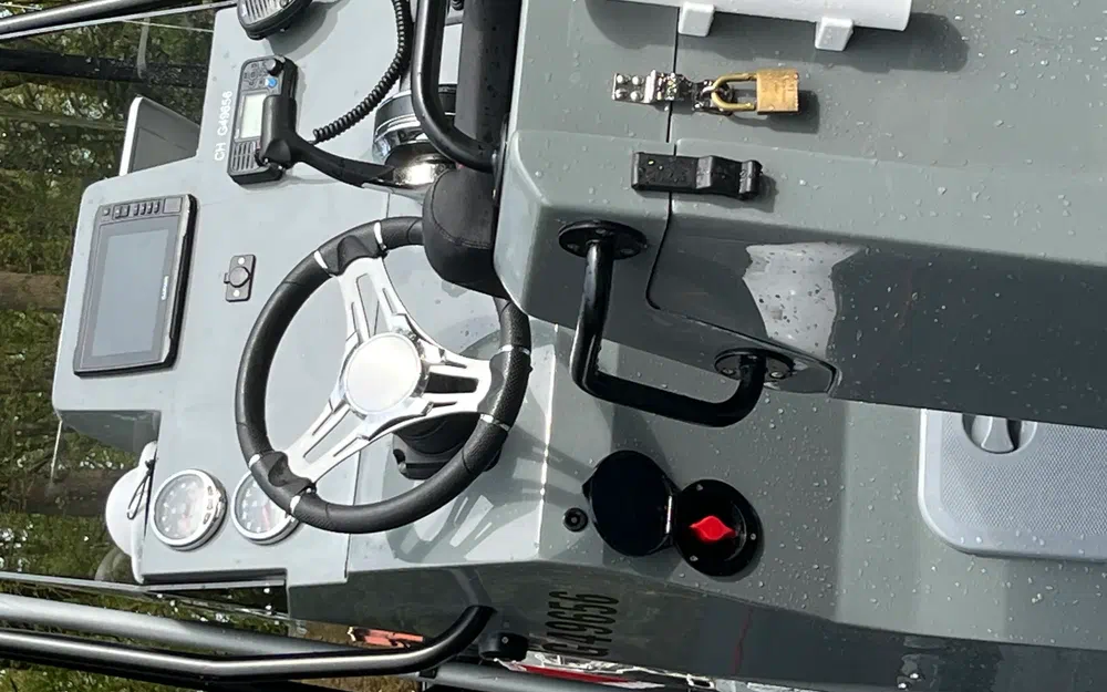 slider 3 Valiant 630 Black Carbon Edition