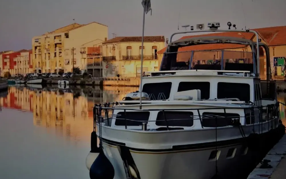 slider 0 Bateau Logement vedette hollandaise 2 cabines doubles 8 couchages
