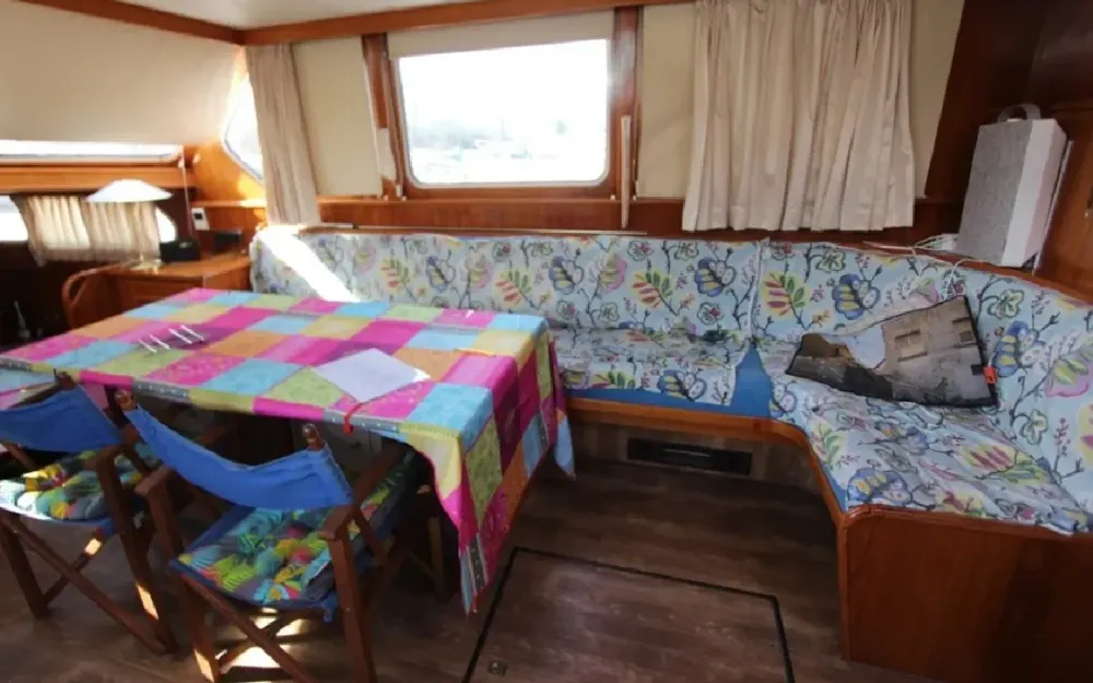 slider 3 Bateau Logement vedette hollandaise 2 cabines doubles 8 couchages